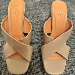 Tan Shu Shop Platform Heels